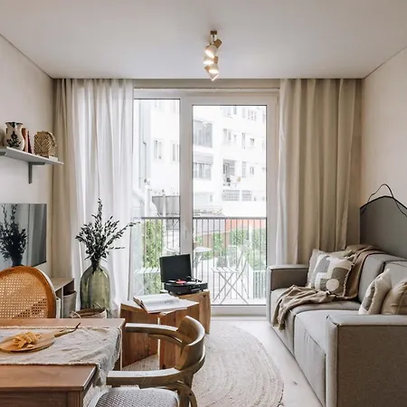 Апартаменты Belmez - 1 Bedroom, Pool And Parking In Arroios